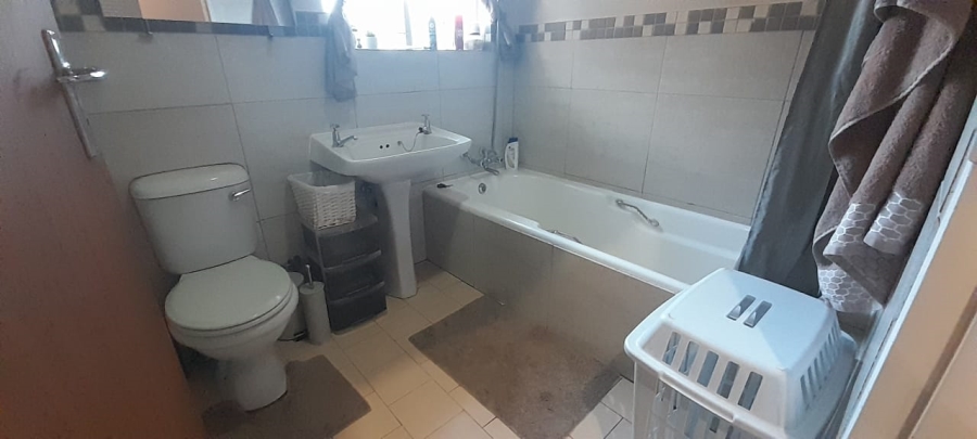 4 Bedroom Property for Sale in Wilkoppies North West